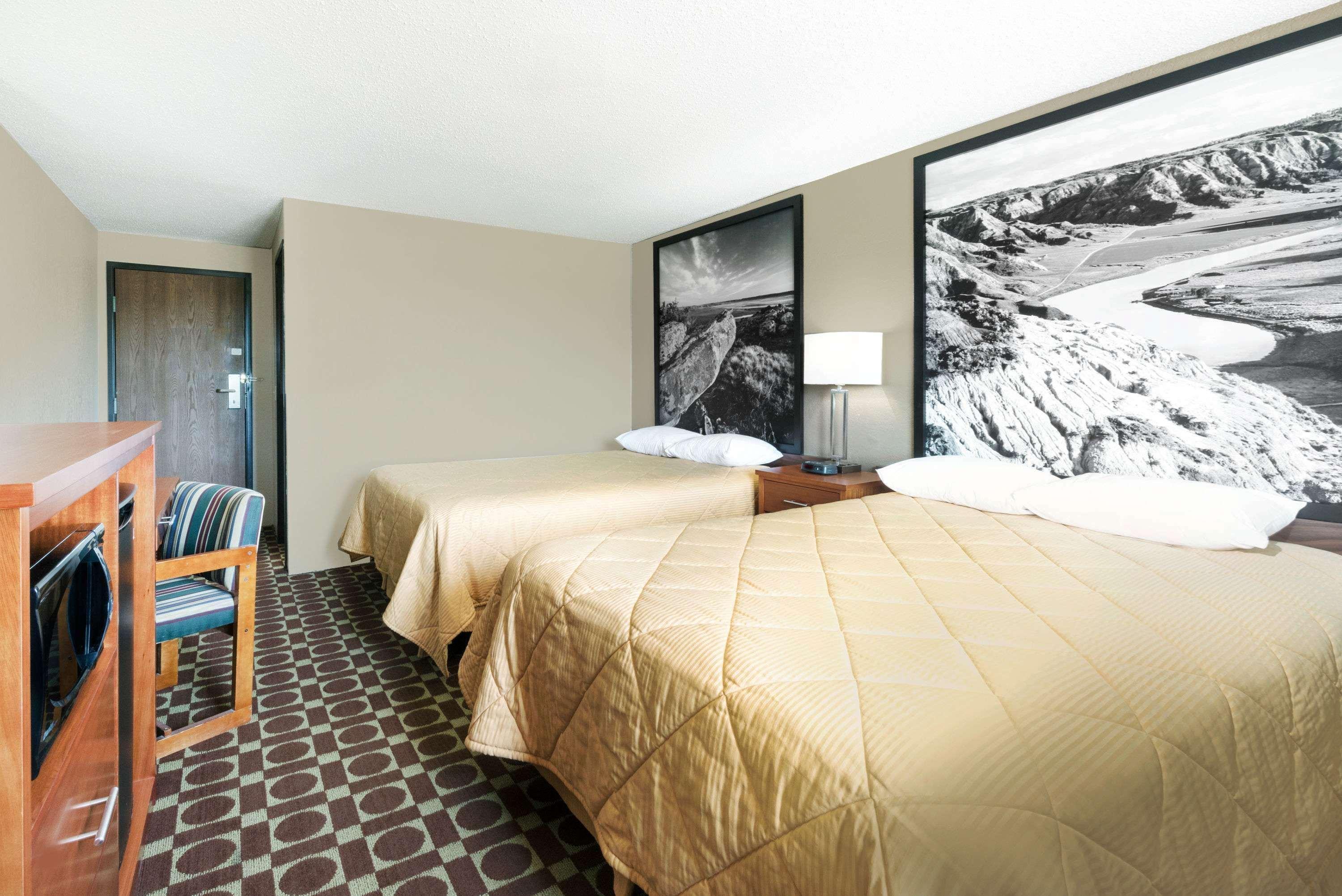 Super 8 By Wyndham Miles City Exterior photo